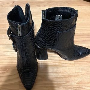 Black Freebird boots .. worn once.. heel too high😊 4 inch heel.. beautiful boot